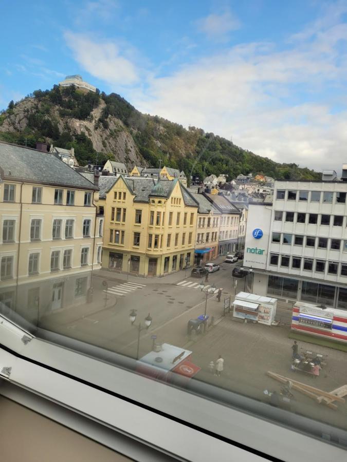 Single Elegant Room I Sentrum- Sea View Ålesund Esterno foto