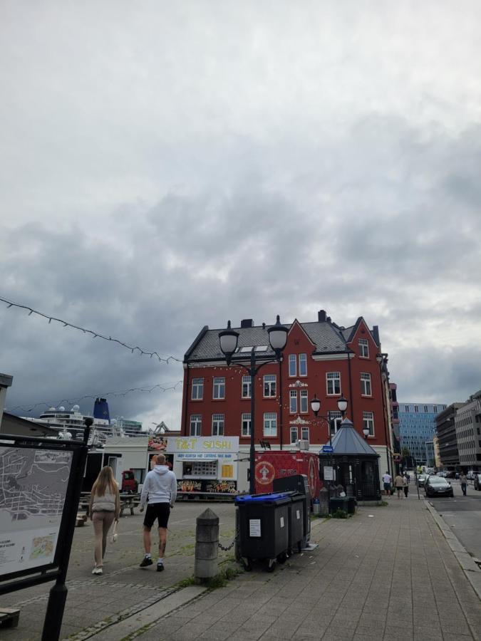Single Elegant Room I Sentrum- Sea View Ålesund Esterno foto