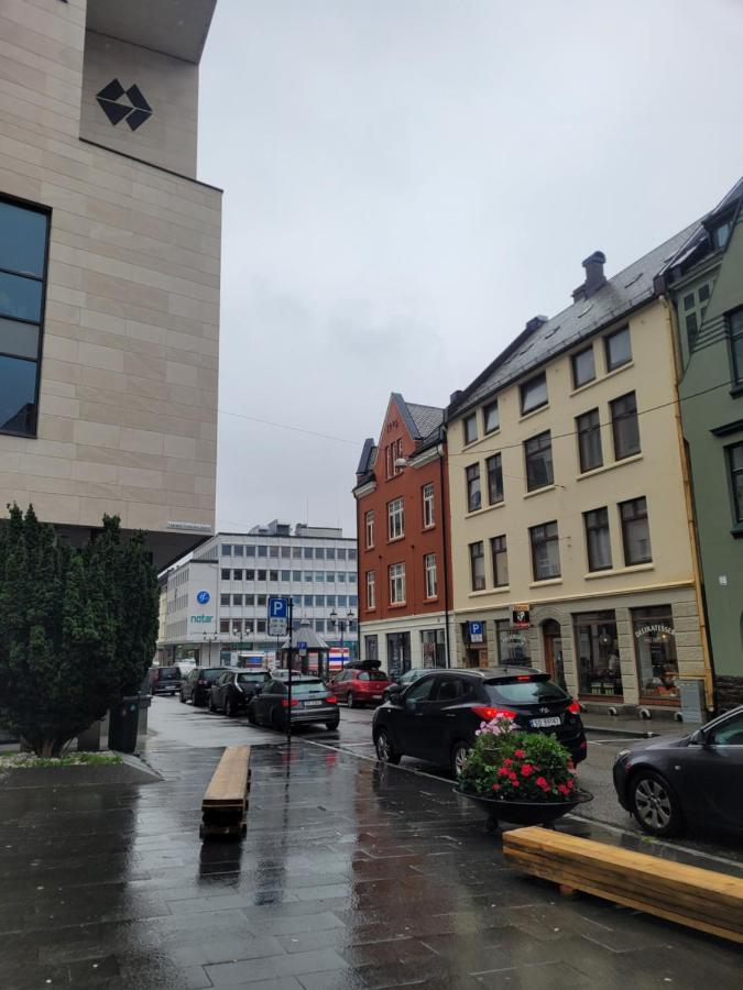 Single Elegant Room I Sentrum- Sea View Ålesund Esterno foto